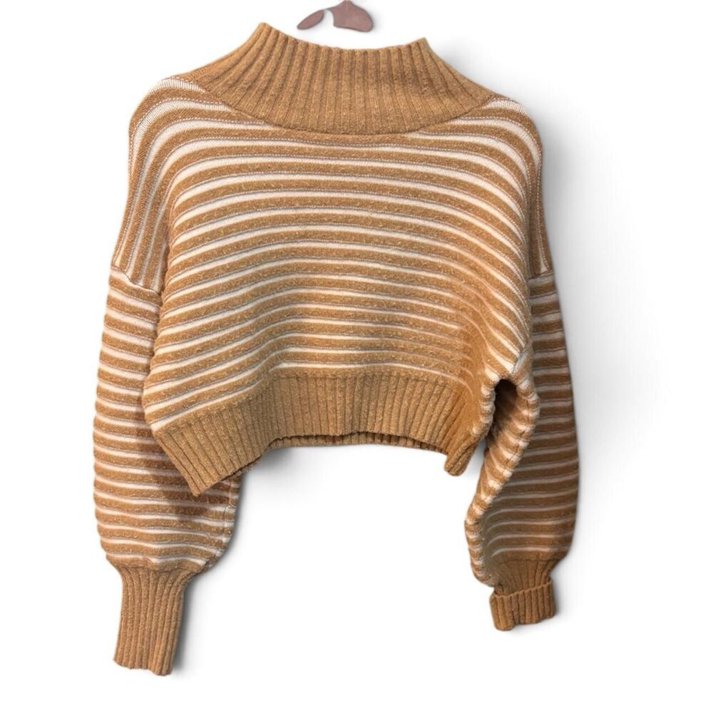 Cider Women's Cream and Tan Cropped Sweater